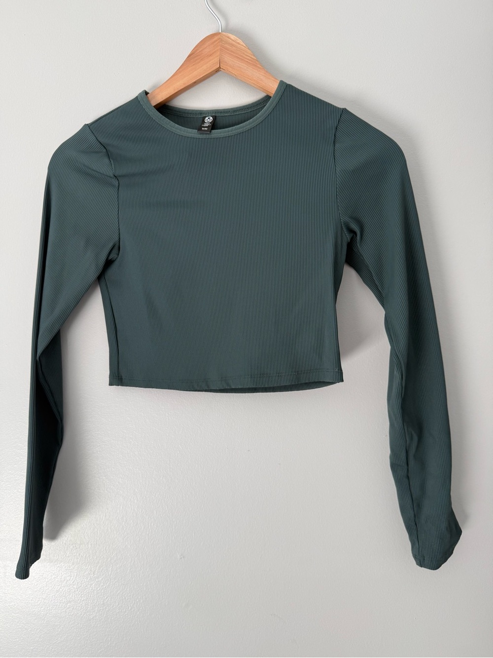 Ardene move cropped long sleeve